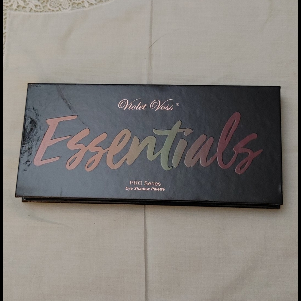 Violet Voss Essentials Palette, Pro Series